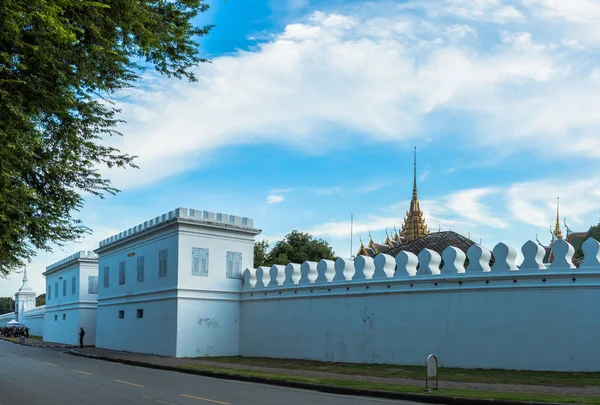 Parede na parte de trás do palácio — Fotografia de Stock