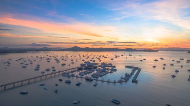 Chalong iskele güneş doğarken
