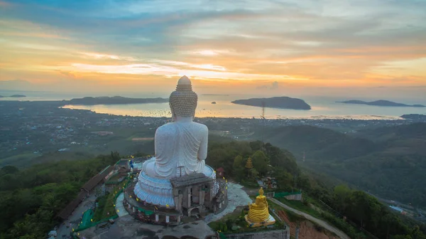 Sonnenaufgang am großen Buddha — Stockfoto