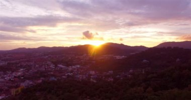 Khaorang view Phuket Town gün batımında