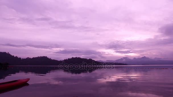 Amanecer en laguna — Vídeo de stock