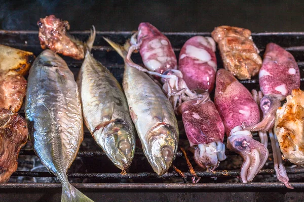 Bbq frutti di mare e carne di maiale — Foto Stock