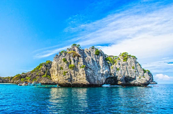 Koh Ha é a média número cinco ilha bom lugar para nadar e sn — Fotografia de Stock