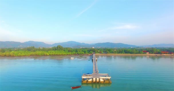 Палайский пирс в заливе Чалонг — стоковое видео