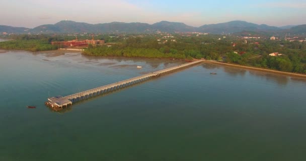 Pier Palai em Chalong golfo — Vídeo de Stock