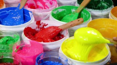 Sarı plastisol mürekkep kodese karıştırma