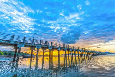gündoğumu Rawai Körfezi'nde