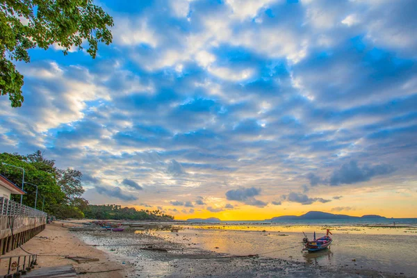 Sonnenaufgang im Golf von Rawai — Stockfoto