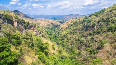 Fotoğraf dron tarafından büyük mağara içinde