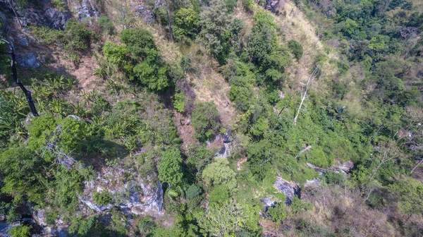 Fotografia dentro da grande caverna por drone — Fotografia de Stock