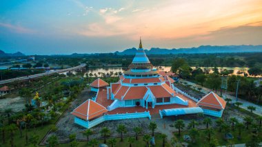 Çin tarzı güzel pagoda 