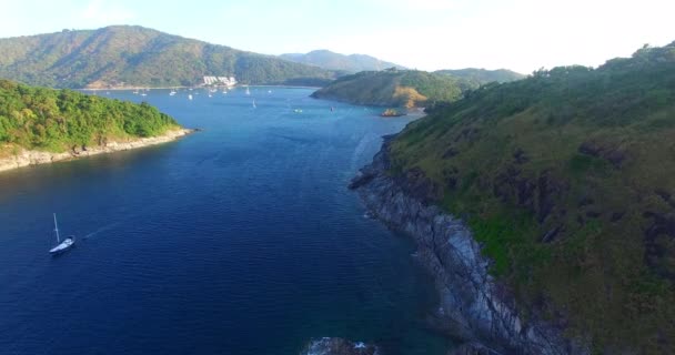 Fotografía aérea alrededor de Phomthep cap — Vídeos de Stock