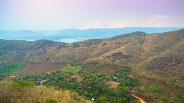 La carretera principal en el valle — Foto de Stock