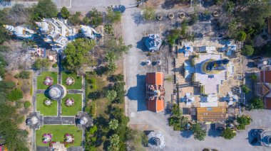 birçok şaşırtıcı heykel ve mimar Tapınak