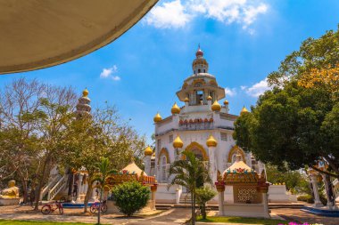 birçok şaşırtıcı heykel ve mimar Tapınak