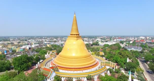 De grote gele pagode in Nakorn Pathom — Stockvideo