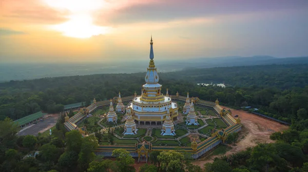 Красивая пагода Чаймонгколь — стоковое фото