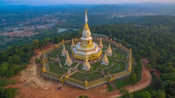 Krásná Chaimongkol pagoda — Stock fotografie