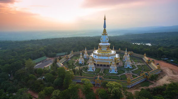 Vackra Chaimongkol pagoda — Stockfoto