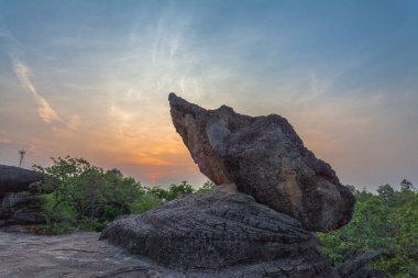 şaşırtıcı doğal taş heykel