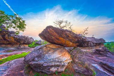 şaşırtıcı doğal taş heykel