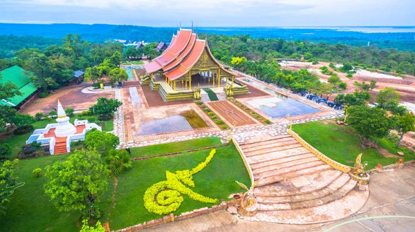 Ναός Wat Sirindhorn Wararam Phu Prao — Φωτογραφία Αρχείου