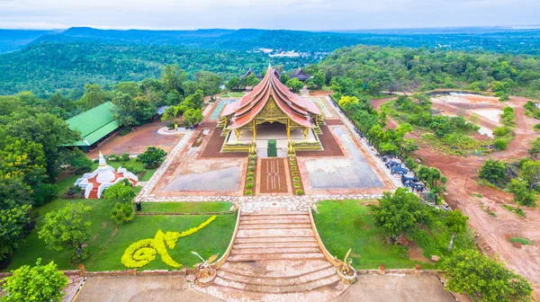 Wat Sirindhorn Wararam Phu Prao templo — Fotografia de Stock