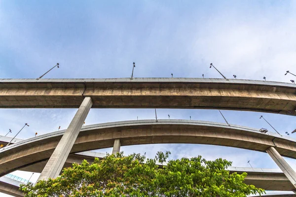 Cho Phraya nehir Bhumibol köprüden