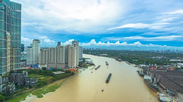 Bhumibol bridge across Cho Phraya river