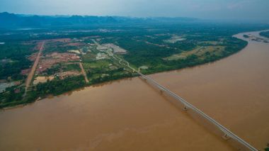 Üçüncü Tay ve Lao dostluk Köprüsü
