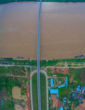 Üçüncü Tay ve Lao dostluk Köprüsü