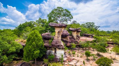 Sao Chaliang mantar taşı