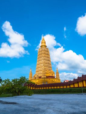 yüksek sarı pagoda Bang Tong Tapınak