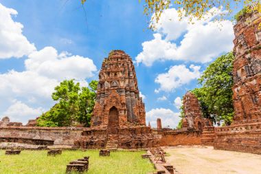 Tapınaklar Ayutthaya Dönemi kalıntıları