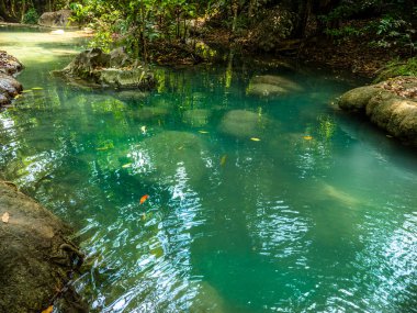güzel Erawan şelale Kanchanaburi'deki/daki oteller