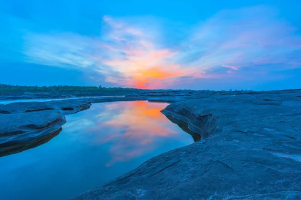 sunrise at 3,000 Bok in Mekong river