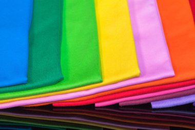 tee shirt pamuk ve elyaf yapılmış 