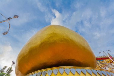 Kyaikhtiyo altın rock Dağı'nda