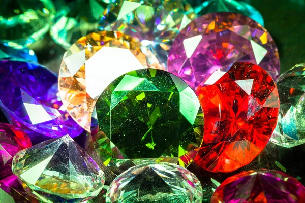 Colorida joyería de diamantes pulidos — Foto de Stock