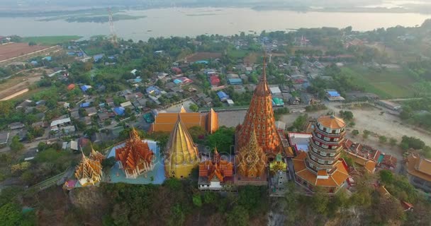 Paysage magnifique sur Tiger temple grotte à l'heure du coucher du soleil — Video