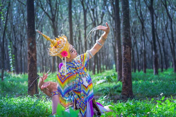 Nora es una danza folclórica y regional clásica de Tailandia — Foto de Stock