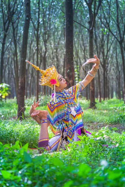 Nora adalah tarian rakyat klasik dan regional Thailand. — Stok Foto