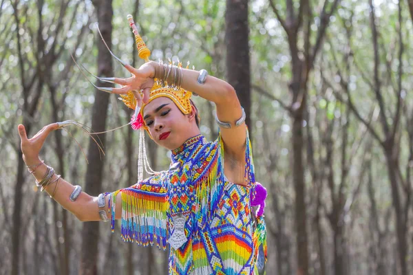 Nora est une danse folklorique classique et régionale de Thaïlande — Photo