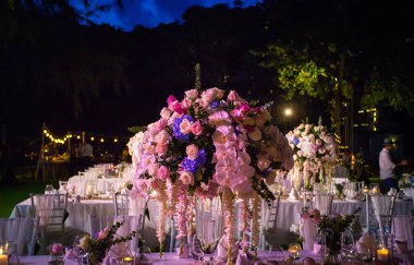 Gül çiçek dekorasyon düğün olay için