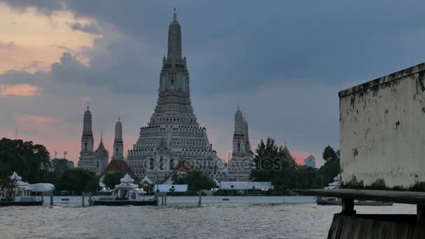 Waktu jeda di wat Arun — Stok Video