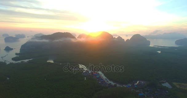 Luftaufnahmen Sonnenaufgang Über Den Inseln Phang Nga Golf Vom Samednangshe — Stockvideo