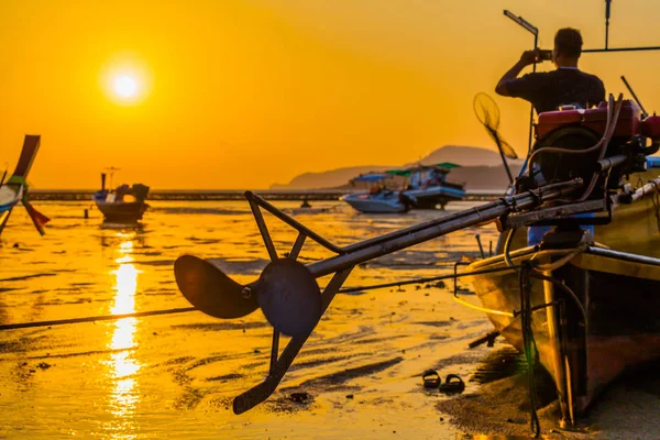  Rawai deniz tekne motoru yukarıda güzel gündoğumu