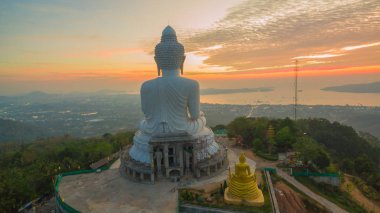Phuket big Buddha sabahları çarpıcı panoramik manzaralı