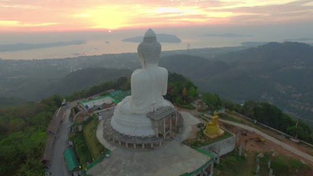 Légifelvételek Napkelte Előtt Phuket Nagy Buddhastunning Panorámás Kilátás Nyílik Phuket — Stock videók