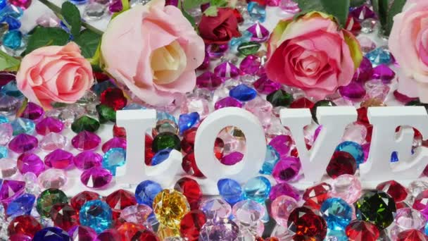 Palabra Blanca Amor Encuentra Área Diamantes Colores Rosas Palabra Amor — Vídeos de Stock